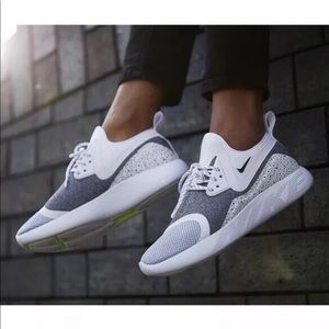 Women's Nike LunarCharge Essential Sneakers